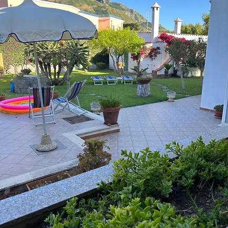 Con Giardino E Terrazza איסקיה
