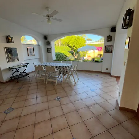 Con Giardino E Terrazza Villa