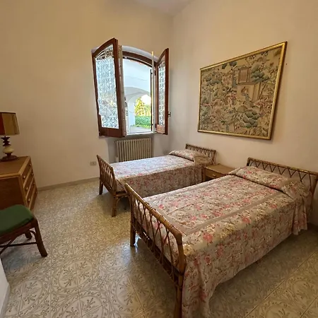 Villa Con Giardino E Terrazza